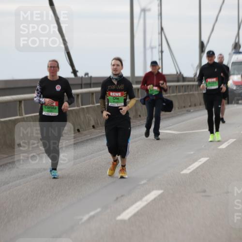 03.10.2025 - Köhlbrandbrückenlauf Jannik Wohlers http://msf.ph/oto/9154569 03.10.2025 16:06:00 Position 1 8130, 8131 meine-sportfotos.de