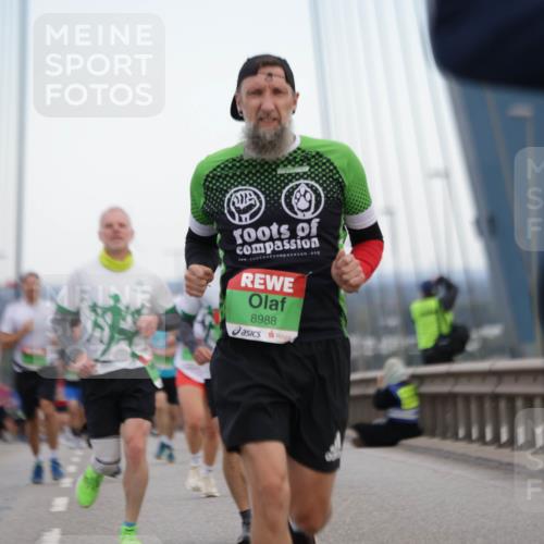 03.10.2025 - Köhlbrandbrückenlauf Jannik Wohlers http://msf.ph/oto/9154574 03.10.2025 15:24:03 Position 1 8988 meine-sportfotos.de