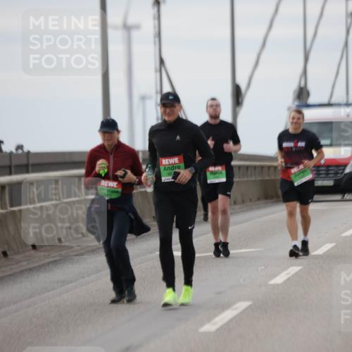 03.10.2025 - Köhlbrandbrückenlauf Jannik Wohlers http://msf.ph/oto/9154587 03.10.2025 16:06:03 Position 1 4249 meine-sportfotos.de