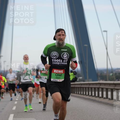 03.10.2025 - Köhlbrandbrückenlauf Jannik Wohlers http://msf.ph/oto/9154594 03.10.2025 15:24:04 Position 1 8988 meine-sportfotos.de