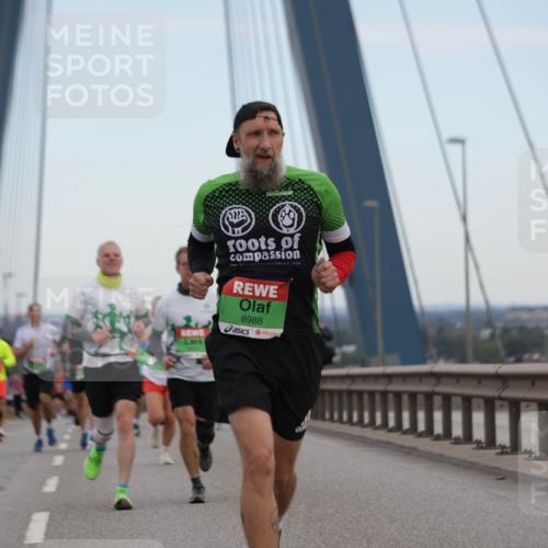 03.10.2025 - Köhlbrandbrückenlauf Jannik Wohlers http://msf.ph/oto/9154600 03.10.2025 15:24:04 Position 1 8988, 95 meine-sportfotos.de