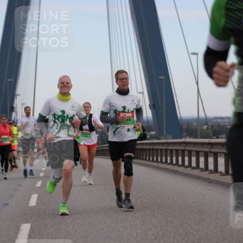 03.10.2025 - Köhlbrandbrückenlauf Jannik Wohlers http://msf.ph/oto/9154622 03.10.2025 15:24:05 Position 1 9421, 3273, 3988 meine-sportfotos.de