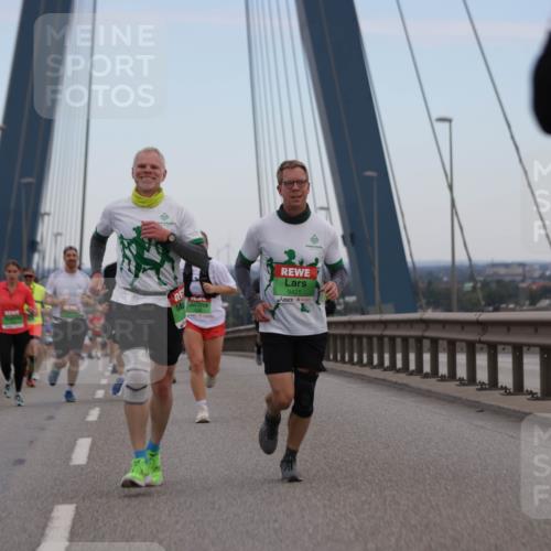 03.10.2025 - Köhlbrandbrückenlauf Jannik Wohlers http://msf.ph/oto/9154630 03.10.2025 15:24:06 Position 1 9421 meine-sportfotos.de
