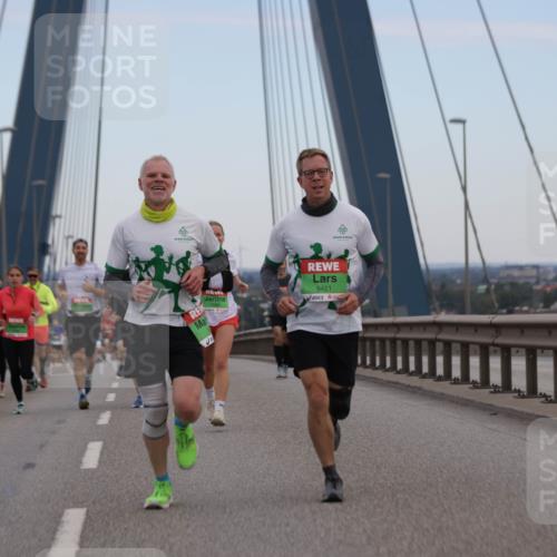03.10.2025 - Köhlbrandbrückenlauf Jannik Wohlers http://msf.ph/oto/9154640 03.10.2025 15:24:06 Position 1 9421 meine-sportfotos.de