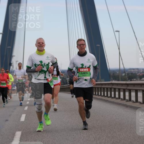 03.10.2025 - Köhlbrandbrückenlauf Jannik Wohlers http://msf.ph/oto/9154642 03.10.2025 15:24:06 Position 1 9421 meine-sportfotos.de