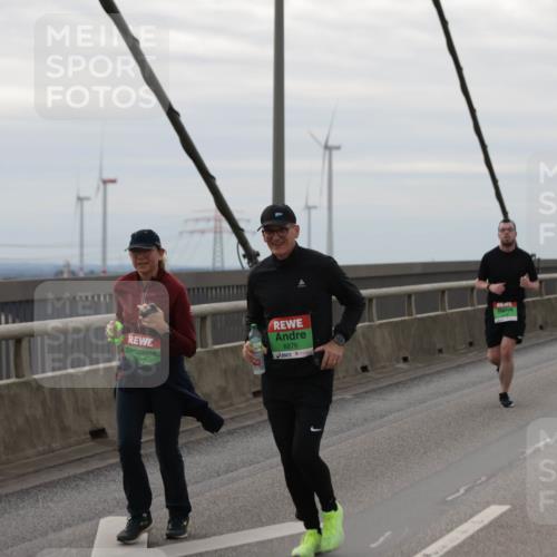 03.10.2025 - Köhlbrandbrückenlauf Jannik Wohlers http://msf.ph/oto/9154657 03.10.2025 16:06:09 Position 1 8876 meine-sportfotos.de