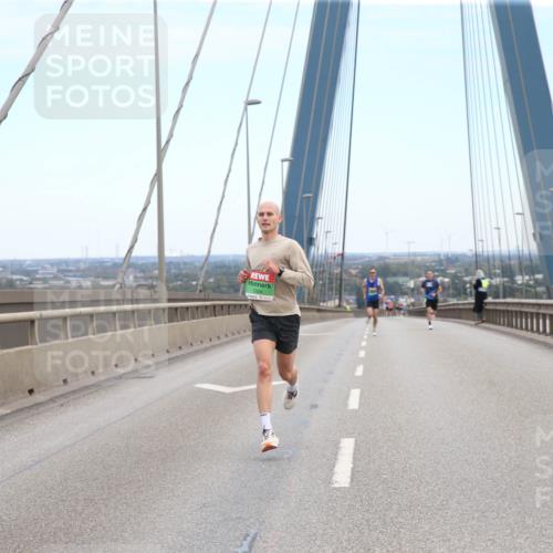 03.10.2025 - Köhlbrandbrückenlauf Jannik Wohlers http://msf.ph/oto/9154708 03.10.2025 15:16:27 Position 1 7004 meine-sportfotos.de