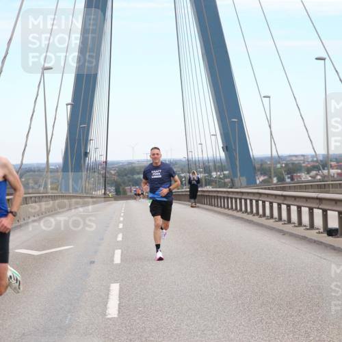 03.10.2025 - Köhlbrandbrückenlauf Jannik Wohlers http://msf.ph/oto/9154723 03.10.2025 15:16:34 Position 1  meine-sportfotos.de
