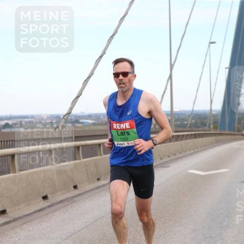 03.10.2025 - Köhlbrandbrückenlauf Jannik Wohlers http://msf.ph/oto/9154725 03.10.2025 15:16:35 Position 1 9, 7002 meine-sportfotos.de