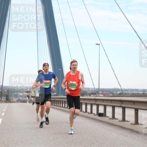03.10.2025 - Köhlbrandbrückenlauf Jannik Wohlers http://msf.ph/oto/9154734 03.10.2025 15:17:07 Position 1 7003, 9130 meine-sportfotos.de