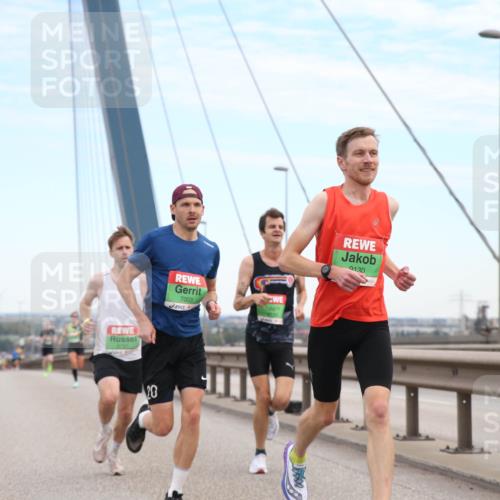 03.10.2025 - Köhlbrandbrückenlauf Jannik Wohlers http://msf.ph/oto/9154743 03.10.2025 15:17:08 Position 1 20, 7003, 9130 meine-sportfotos.de