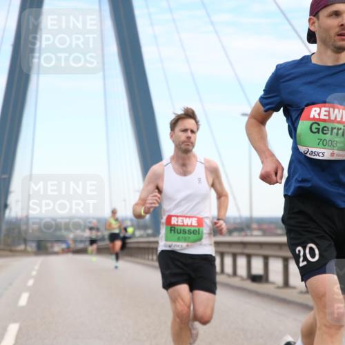 03.10.2025 - Köhlbrandbrückenlauf Jannik Wohlers http://msf.ph/oto/9154752 03.10.2025 15:17:09 Position 1 7003, 8787, 20 meine-sportfotos.de