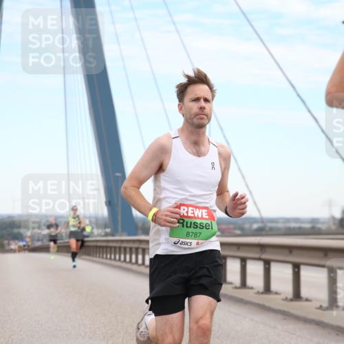 03.10.2025 - Köhlbrandbrückenlauf Jannik Wohlers http://msf.ph/oto/9154755 03.10.2025 15:17:09 Position 1 8787, 20 meine-sportfotos.de