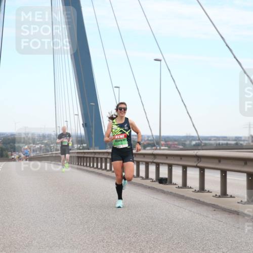 03.10.2025 - Köhlbrandbrückenlauf Jannik Wohlers http://msf.ph/oto/9154761 03.10.2025 15:17:13 Position 1  meine-sportfotos.de
