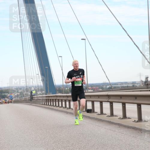03.10.2025 - Köhlbrandbrückenlauf Jannik Wohlers http://msf.ph/oto/9154769 03.10.2025 15:17:17 Position 1  meine-sportfotos.de