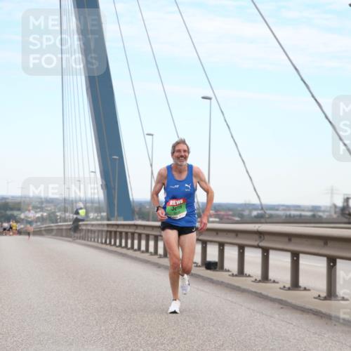 03.10.2025 - Köhlbrandbrückenlauf Jannik Wohlers http://msf.ph/oto/9154797 03.10.2025 15:17:33 Position 1  meine-sportfotos.de
