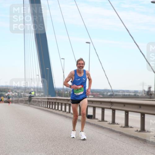03.10.2025 - Köhlbrandbrückenlauf Jannik Wohlers http://msf.ph/oto/9154798 03.10.2025 15:17:33 Position 1 9588 meine-sportfotos.de