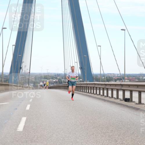 03.10.2025 - Köhlbrandbrückenlauf Jannik Wohlers http://msf.ph/oto/9154808 03.10.2025 15:17:41 Position 1  meine-sportfotos.de