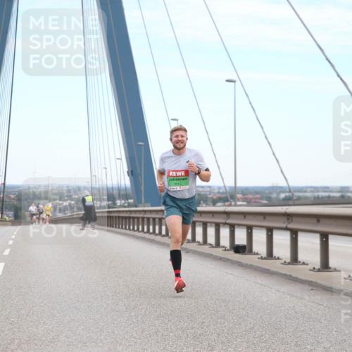 03.10.2025 - Köhlbrandbrückenlauf Jannik Wohlers http://msf.ph/oto/9154814 03.10.2025 15:17:43 Position 1 7011 meine-sportfotos.de