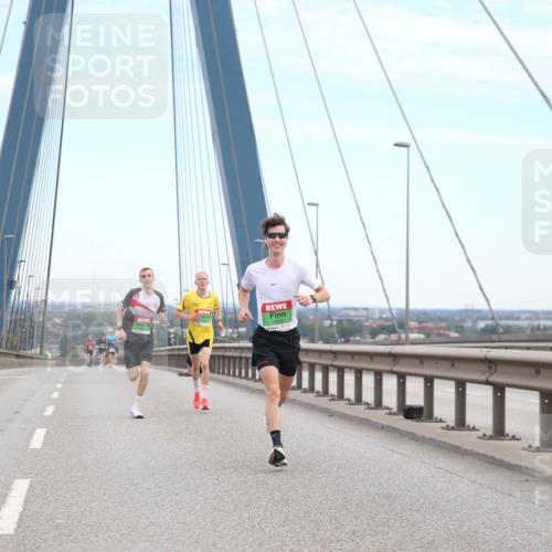 03.10.2025 - Köhlbrandbrückenlauf Jannik Wohlers http://msf.ph/oto/9154837 03.10.2025 15:17:59 Position 1 7009 meine-sportfotos.de