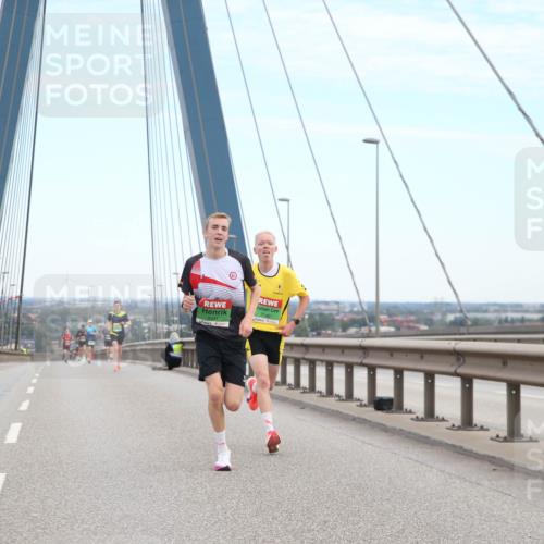 03.10.2025 - Köhlbrandbrückenlauf Jannik Wohlers http://msf.ph/oto/9154849 03.10.2025 15:18:01 Position 1 7140 meine-sportfotos.de