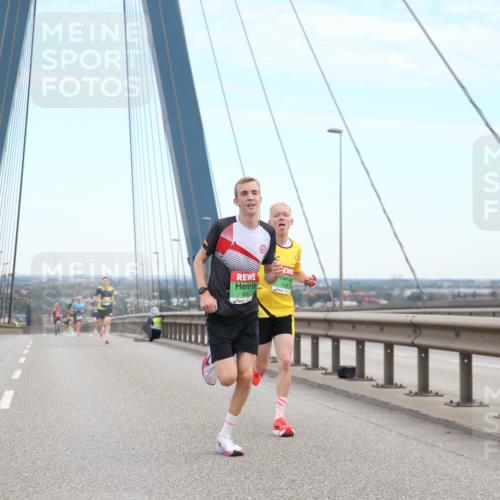 03.10.2025 - Köhlbrandbrückenlauf Jannik Wohlers http://msf.ph/oto/9154851 03.10.2025 15:18:01 Position 1 7140, 9041 meine-sportfotos.de
