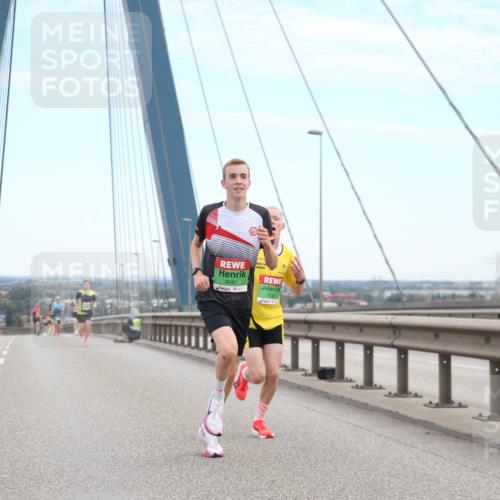 03.10.2025 - Köhlbrandbrückenlauf Jannik Wohlers http://msf.ph/oto/9154852 03.10.2025 15:18:02 Position 1 9041, 7140 meine-sportfotos.de