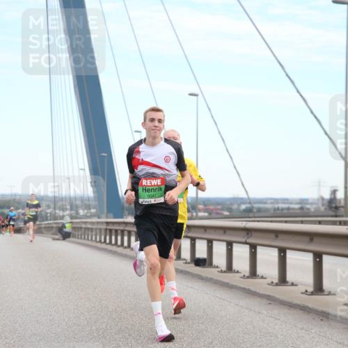 03.10.2025 - Köhlbrandbrückenlauf Jannik Wohlers http://msf.ph/oto/9154854 03.10.2025 15:18:02 Position 1 9041 meine-sportfotos.de