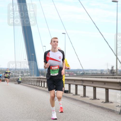 03.10.2025 - Köhlbrandbrückenlauf Jannik Wohlers http://msf.ph/oto/9154855 03.10.2025 15:18:02 Position 1 9041 meine-sportfotos.de