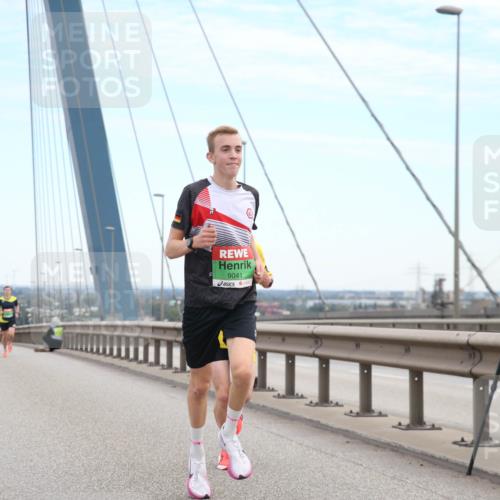 03.10.2025 - Köhlbrandbrückenlauf Jannik Wohlers http://msf.ph/oto/9154856 03.10.2025 15:18:02 Position 1 9041 meine-sportfotos.de