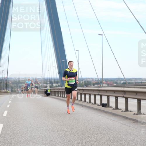 03.10.2025 - Köhlbrandbrückenlauf Jannik Wohlers http://msf.ph/oto/9154864 03.10.2025 15:18:07 Position 1  meine-sportfotos.de