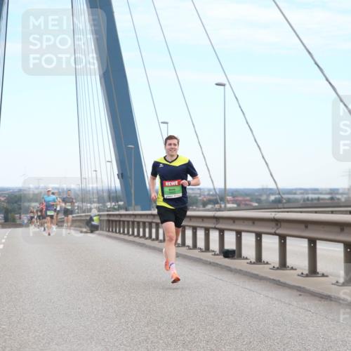 03.10.2025 - Köhlbrandbrückenlauf Jannik Wohlers http://msf.ph/oto/9154867 03.10.2025 15:18:08 Position 1  meine-sportfotos.de