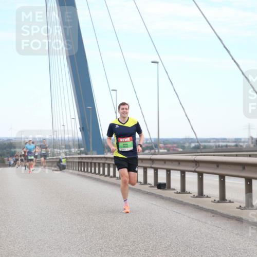03.10.2025 - Köhlbrandbrückenlauf Jannik Wohlers http://msf.ph/oto/9154868 03.10.2025 15:18:08 Position 1  meine-sportfotos.de