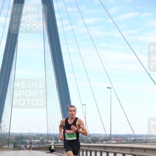 03.10.2025 - Köhlbrandbrückenlauf Jannik Wohlers http://msf.ph/oto/9154927 03.10.2025 15:18:25 Position 1 7066 meine-sportfotos.de