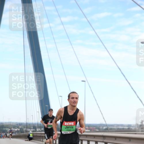 03.10.2025 - Köhlbrandbrückenlauf Jannik Wohlers http://msf.ph/oto/9154932 03.10.2025 15:18:26 Position 1 7066 meine-sportfotos.de