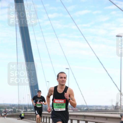 03.10.2025 - Köhlbrandbrückenlauf Jannik Wohlers http://msf.ph/oto/9154933 03.10.2025 15:18:26 Position 1 7066 meine-sportfotos.de