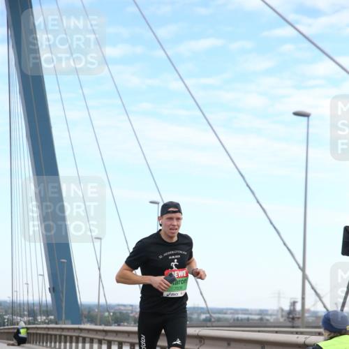 03.10.2025 - Köhlbrandbrückenlauf Jannik Wohlers http://msf.ph/oto/9154941 03.10.2025 15:18:28 Position 1 32, 24, 08, 2019, 7036 meine-sportfotos.de