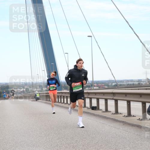 03.10.2025 - Köhlbrandbrückenlauf Jannik Wohlers http://msf.ph/oto/9154953 03.10.2025 15:18:43 Position 1 7286 meine-sportfotos.de