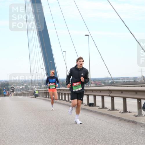 03.10.2025 - Köhlbrandbrückenlauf Jannik Wohlers http://msf.ph/oto/9154954 03.10.2025 15:18:43 Position 1  meine-sportfotos.de
