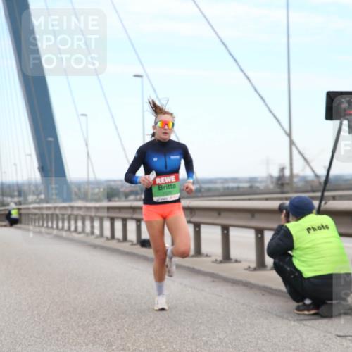 03.10.2025 - Köhlbrandbrückenlauf Jannik Wohlers http://msf.ph/oto/9154969 03.10.2025 15:18:45 Position 1  meine-sportfotos.de