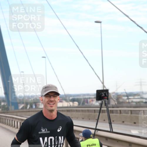 03.10.2025 - Köhlbrandbrückenlauf Jannik Wohlers http://msf.ph/oto/9154974 03.10.2025 15:18:58 Position 1  meine-sportfotos.de