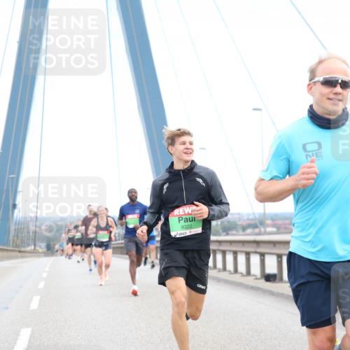 03.10.2025 - Köhlbrandbrückenlauf Jannik Wohlers http://msf.ph/oto/9155002 03.10.2025 15:19:55 Position 1 9322 meine-sportfotos.de