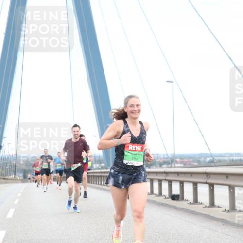 03.10.2025 - Köhlbrandbrückenlauf Jannik Wohlers http://msf.ph/oto/9155022 03.10.2025 15:19:58 Position 1 8968, 9268 meine-sportfotos.de