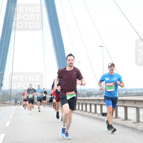 03.10.2025 - Köhlbrandbrückenlauf Jannik Wohlers http://msf.ph/oto/9155031 03.10.2025 15:20:00 Position 1 9590 meine-sportfotos.de
