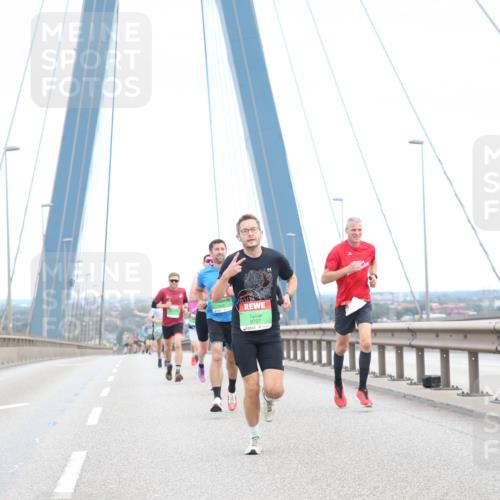 03.10.2025 - Köhlbrandbrückenlauf Jannik Wohlers http://msf.ph/oto/9155045 03.10.2025 15:20:03 Position 1 9707 meine-sportfotos.de