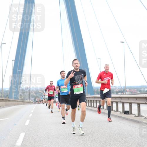 03.10.2025 - Köhlbrandbrückenlauf Jannik Wohlers http://msf.ph/oto/9155046 03.10.2025 15:20:03 Position 1 9707 meine-sportfotos.de