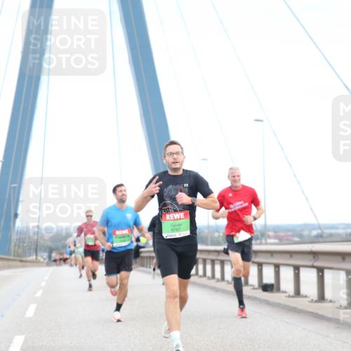 03.10.2025 - Köhlbrandbrückenlauf Jannik Wohlers http://msf.ph/oto/9155050 03.10.2025 15:20:04 Position 1 9707 meine-sportfotos.de