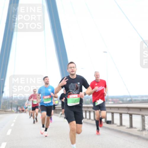 03.10.2025 - Köhlbrandbrückenlauf Jannik Wohlers http://msf.ph/oto/9155051 03.10.2025 15:20:04 Position 1 9707 meine-sportfotos.de