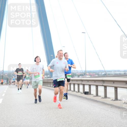 03.10.2025 - Köhlbrandbrückenlauf Jannik Wohlers http://msf.ph/oto/9155084 03.10.2025 15:20:09 Position 1 361 meine-sportfotos.de
