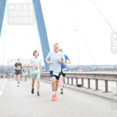 03.10.2025 - Köhlbrandbrückenlauf Jannik Wohlers http://msf.ph/oto/9155085 03.10.2025 15:20:09 Position 1  meine-sportfotos.de